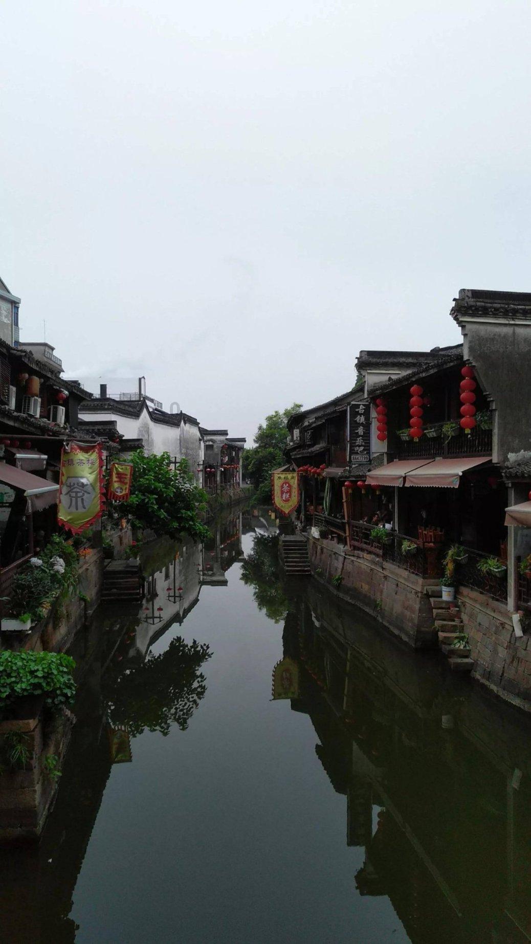 请问健康小助手是真人吗?游戏画面